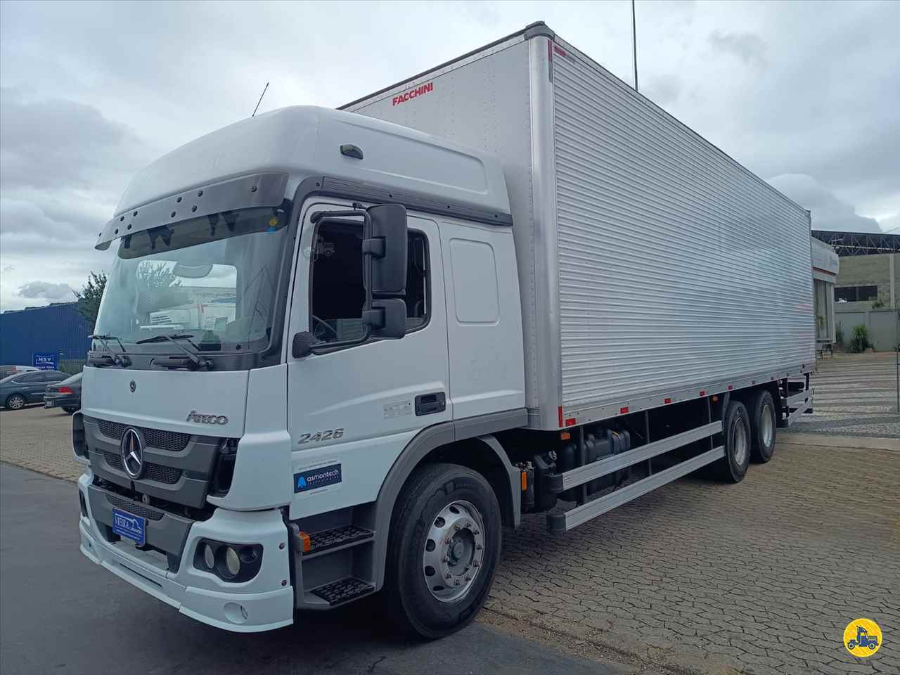 CAMINHAO MERCEDES-BENZ MB 2426 Baú Furgão Truck 6x2 Vieira Caminhões CURITIBA PARANÁ PR